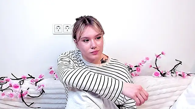 JonnaWalby live sex cam