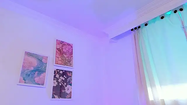 canelleGarces's cam snapshot