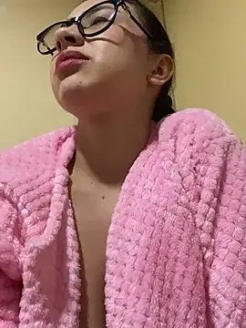 Shayla--broos's cam snapshot