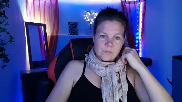 CallMeMaria's cam snapshot