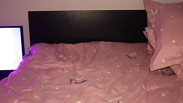 IvyKaelani's cam snapshot