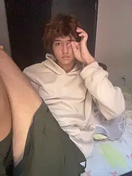 JoelnClouds's cam snapshot