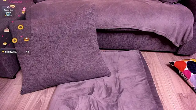 SweetViperr's cam snapshot