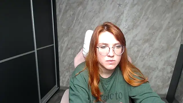 Reginasmilee's cam snapshot