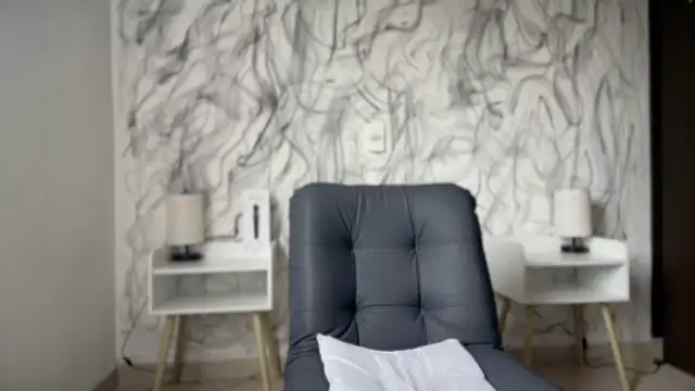 Saturno_v live sex cam