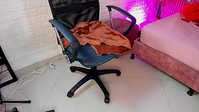 brendakarts's cam snapshot