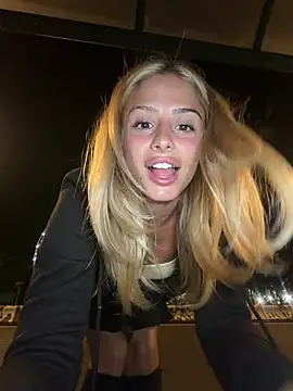 SophieVJ's cam snapshot