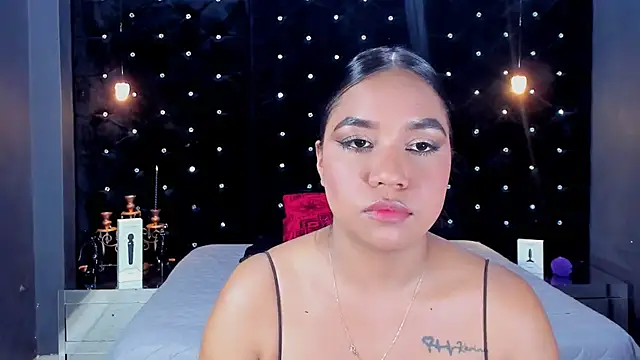 MiaWolton's cam snapshot