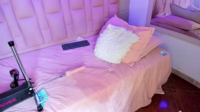 Naomi-Thompson's cam snapshot