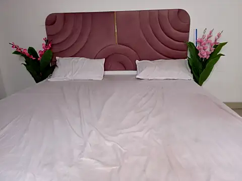 Husan-e-Jasmine's cam snapshot