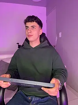 AdrianRinaldi live sex cam