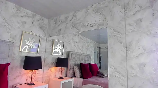 MiaSanders2025's cam snapshot