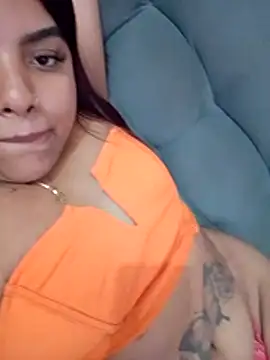 curvybrunnett's cam snapshot