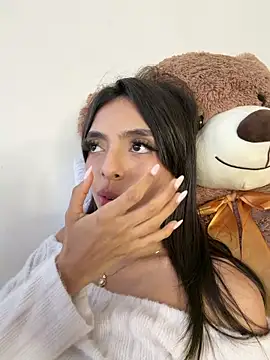 ZaraLuuv's cam snapshot