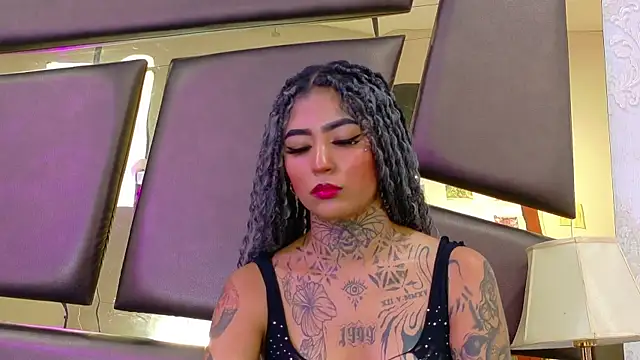 EmilieLake's cam snapshot