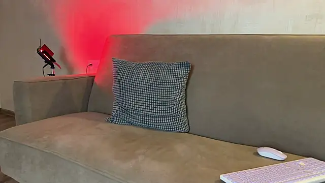 weshycouple's cam snapshot