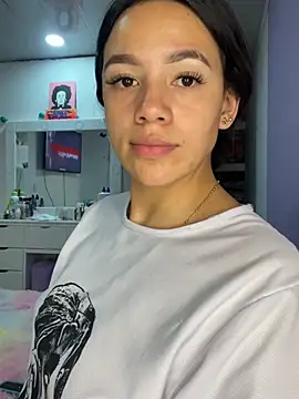 Marianahb-e's cam snapshot