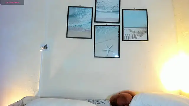 sara_sophieee's cam snapshot