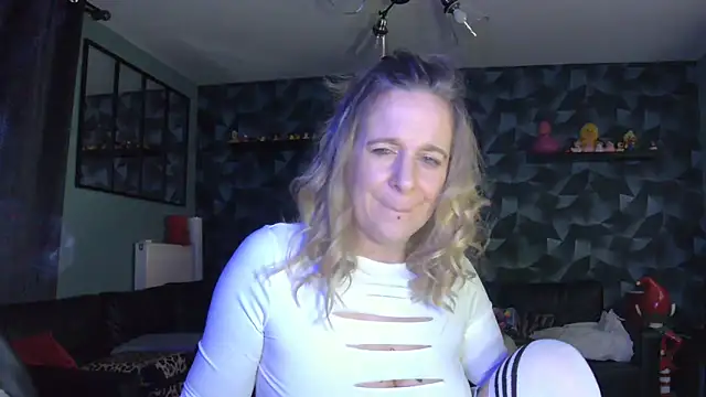 Delichieuse5's cam snapshot