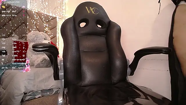 heluejamil's cam snapshot