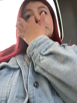 Lia-Moon77 live sex cam