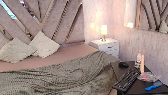 GISELLE_HOTLOVE's cam snapshot