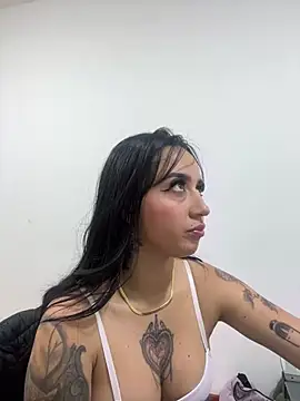 EmmyEvans1 live sex cam