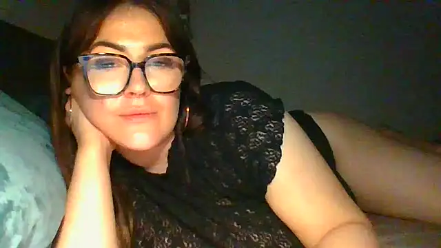 CurvyCara's cam snapshot