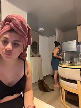 Poli_amor2025's cam snapshot