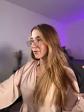 SophieRaily_'s cam snapshot