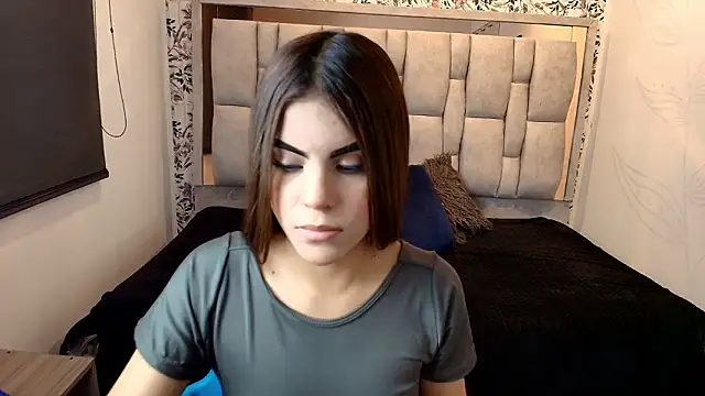 Emily__Cute__'s cam snapshot