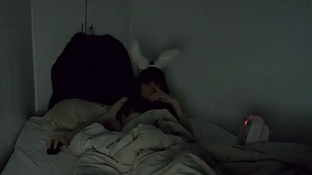 CeriseLapine live sex cam