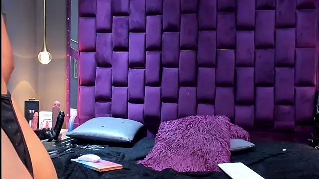 SiennaSuarez's cam snapshot