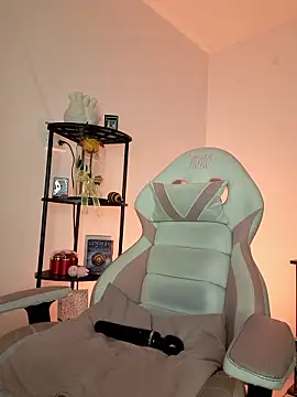 EmaTramel1's cam snapshot