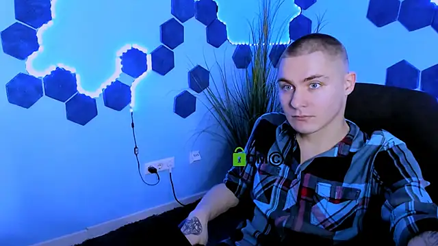 thomas_crow_'s cam snapshot