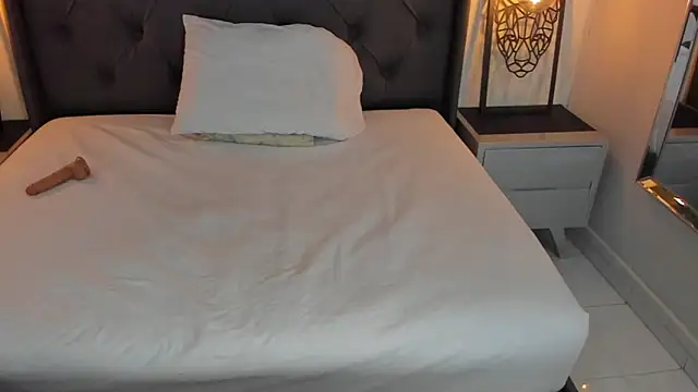 angelinemore's cam snapshot