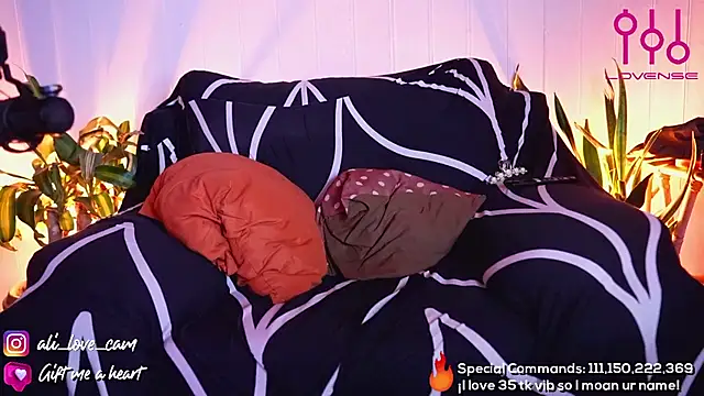 Ali-love-hotwife's cam snapshot