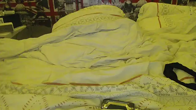 Lynylou's cam snapshot