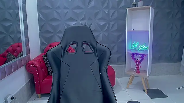 becky_lynch_102's cam snapshot