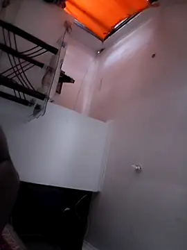 Lesly_warrio live sex cam