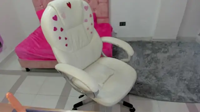 AryahMoon's cam snapshot