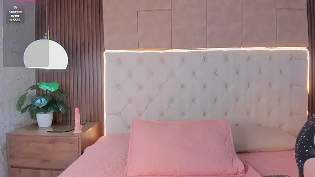 Nicole_Whittee's cam snapshot