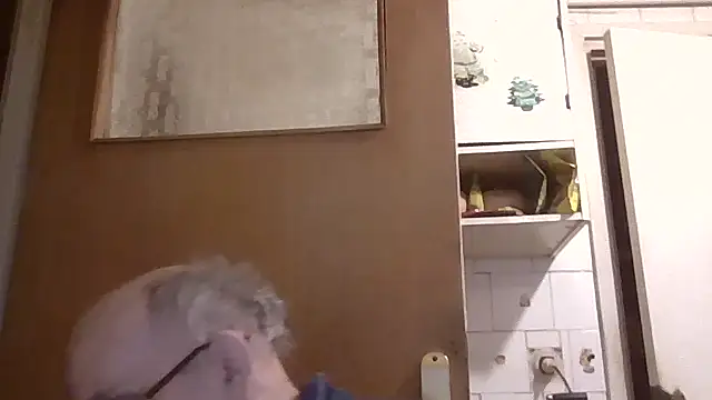 mariusica1@xh's cam snapshot