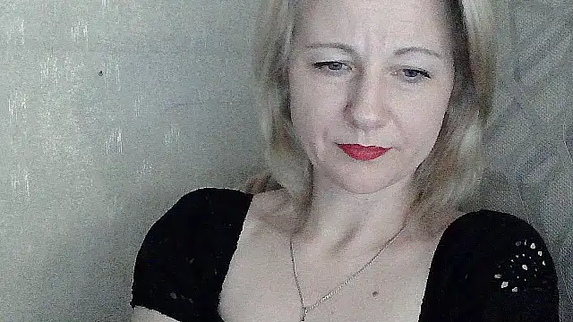 Kitti-Ellison's cam snapshot