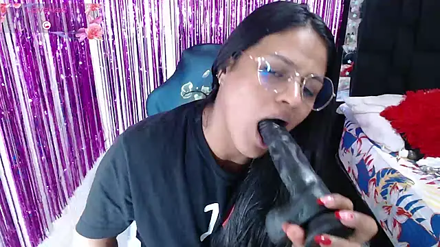 SweetAlmaa's cam snapshot