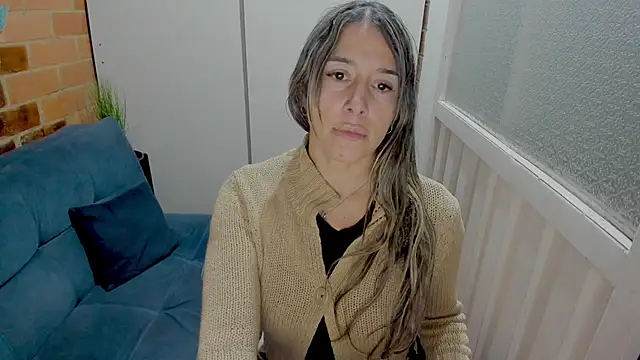 Penelope47 live sex cam