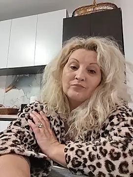 Divineblond live sex cam