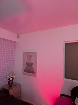 naishaa_'s cam snapshot