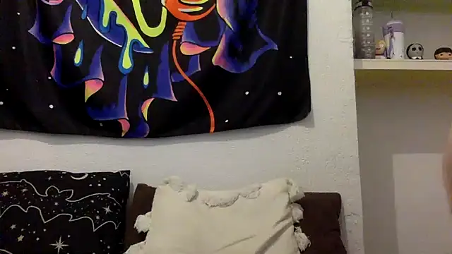 Sexycurvyemilyy's cam snapshot