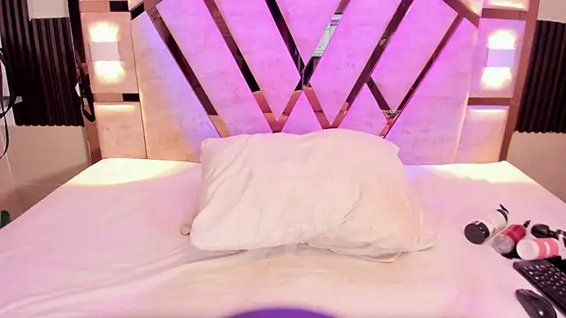 Athenea_Mills live sex cam